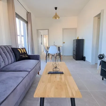 With 360° Balcony And Direct Sea And Harbour View!