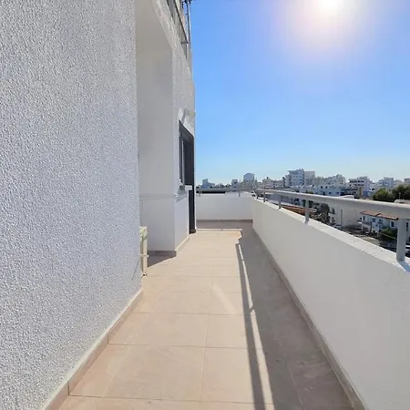 With 360° Balcony And Direct Sea And Harbour View! Apartment *